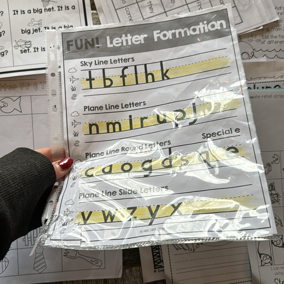 Homeschooling lot 🍎 - Picture 10 of 17